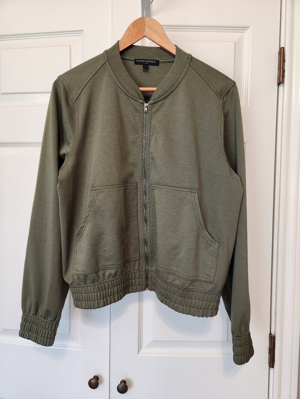 Banana Republic Women's Sporty Chic Bomber Jacket Olive Green Knit Zip Front